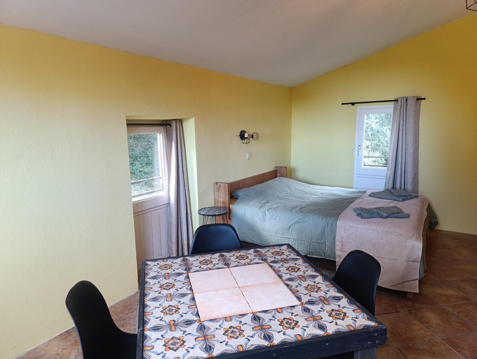 Mas Pitre Bed & Breakfast Besalu Exterior photo
